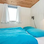 7 Person In Lemvig-by Traum ليمفج